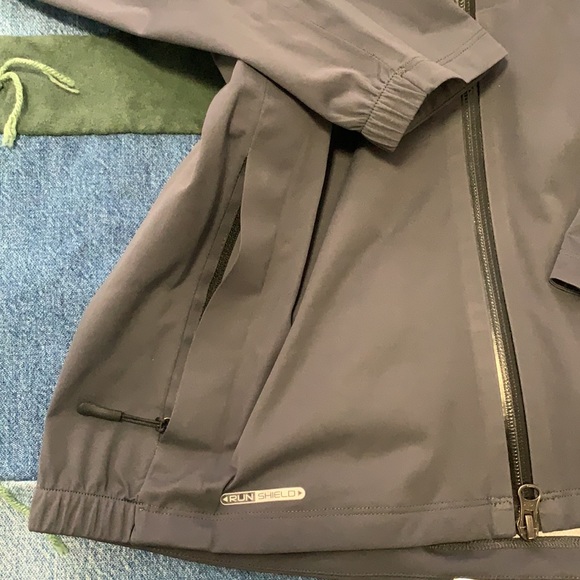 Saucony - Women’s Medium - Run Shield Flexshell Jacket - Picture 6 of 10